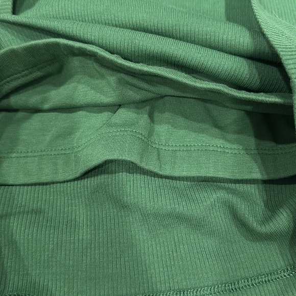 NWT VS PINK One Shoulder Ribbed Tank Top Shelf Bra Green size M - Picture 3 of 4